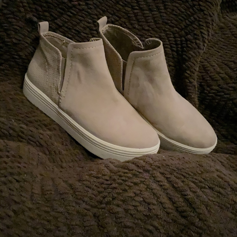 Ankle bootie